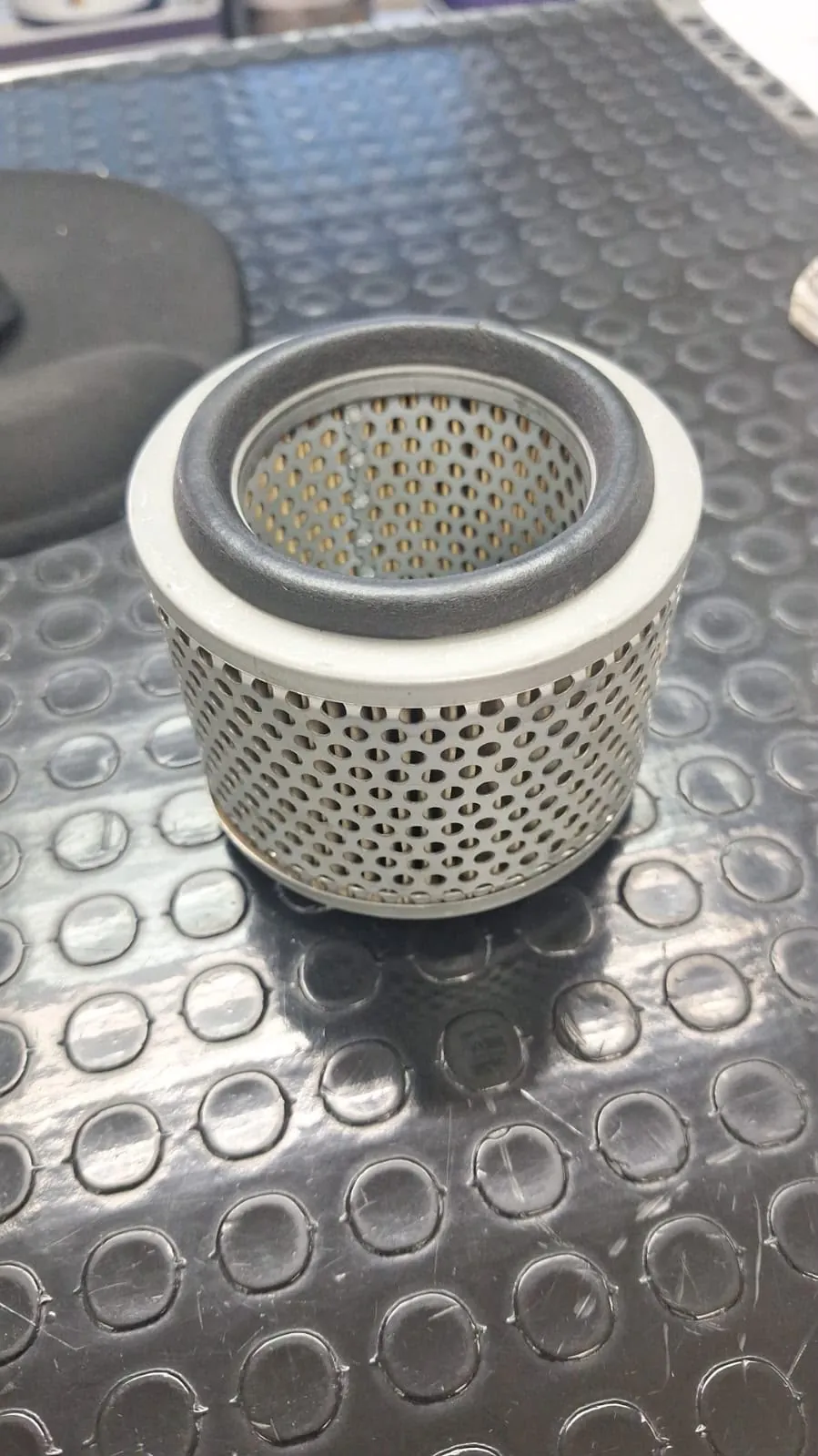 Filtro tipo canasta de malla perforada con empaque, fabricado a la medida